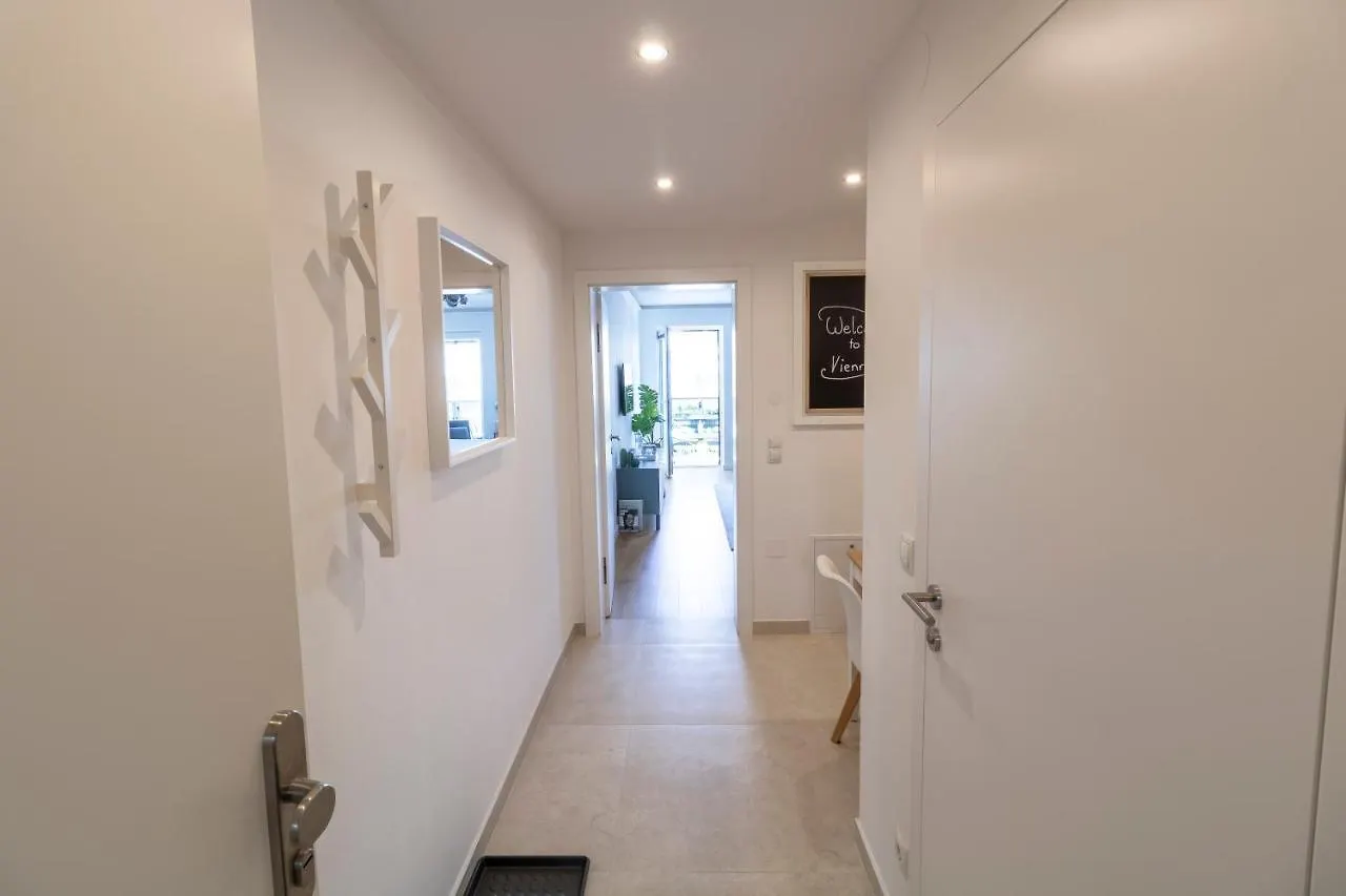 Boutique Sky City Apt. With Balcony / Top Spot Bécs Apartman