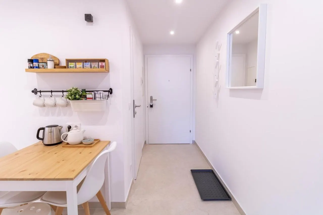 Boutique Sky City Apt. With Balcony / Top Spot Bécs Apartman